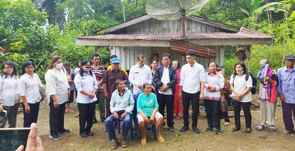 Dinas Sosial Kabupaten Simalungun Bantu Masyarakat Miskin Lanjut Usia Di Kecamatan Dolok Panribuan