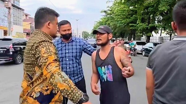 Bobby Nasution Marahi Tukang Parkir Liar Yang Ganggu Lalu Lintas