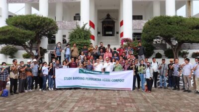 Bupati Toba Memberangkatkan 60 Peserta Studi Banding Pembuatan Vermicompost ke Deli Serdang