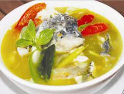 Resep dan Cara Membuat Sup Ikan Gurame Bening Asam Manis Pedas