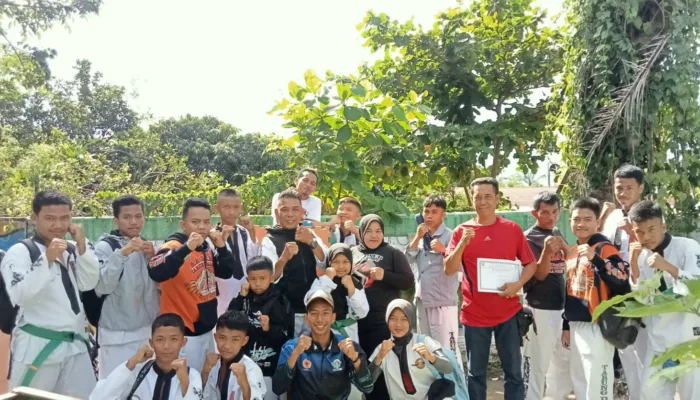 Atraksi Tarung Derajat Warnai Pembagian Rapor SMP Negeri 10 Kota Pematangsiantar