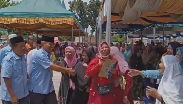 Ribuan Anggota Perwiridan Kaum Ibu AL Anshar Kecamatan Bandar Rayakan Maulid Bersama H Anton Saragih