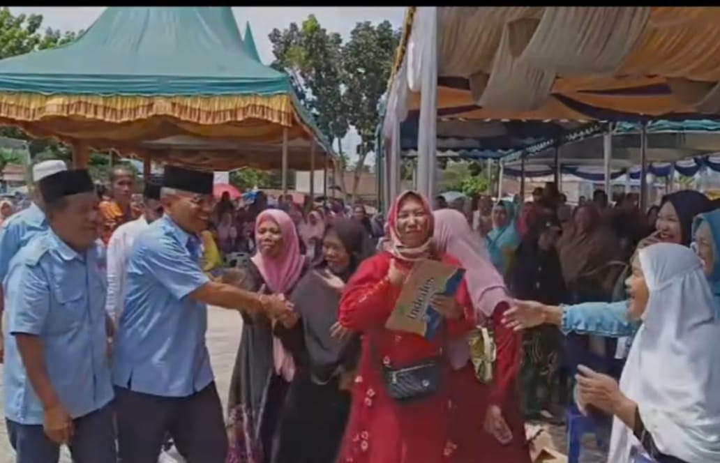 Ribuan Anggota Perwiridan Kaum Ibu AL Anshar Kecamatan Bandar Rayakan Maulid Bersama H Anton Saragih