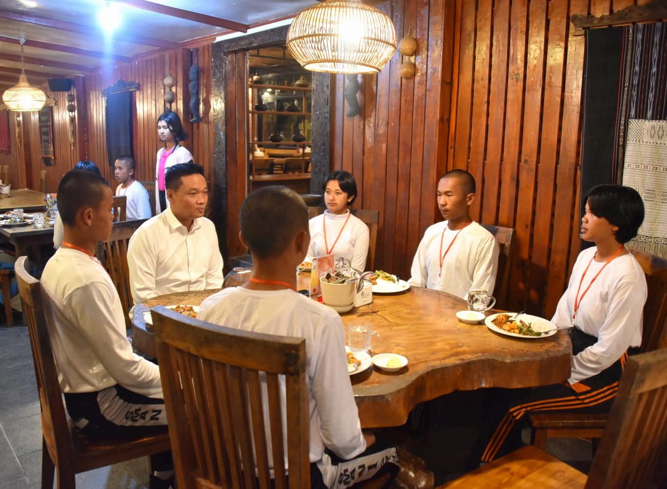 Bupati Humbahas Makan Malam Bersama Dengan Paskibraka