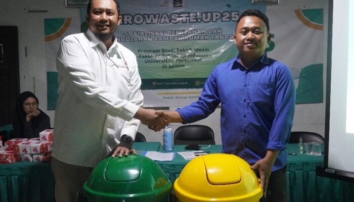 Olah Sampah Mandiri, UPER Hadirkan Komposter Putar di Desa Barengkok
