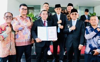 Tuan Rondahaim Saragih Garingging Dianugerahi Gelar Pahlawan Nasional oleh Presiden RI