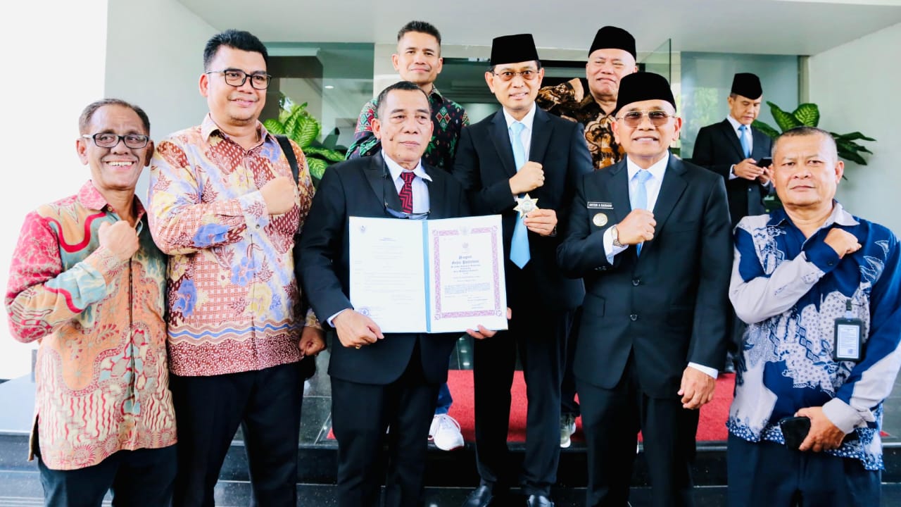Tuan Rondahaim Saragih Garingging Dianugerahi Gelar Pahlawan Nasional oleh Presiden RI