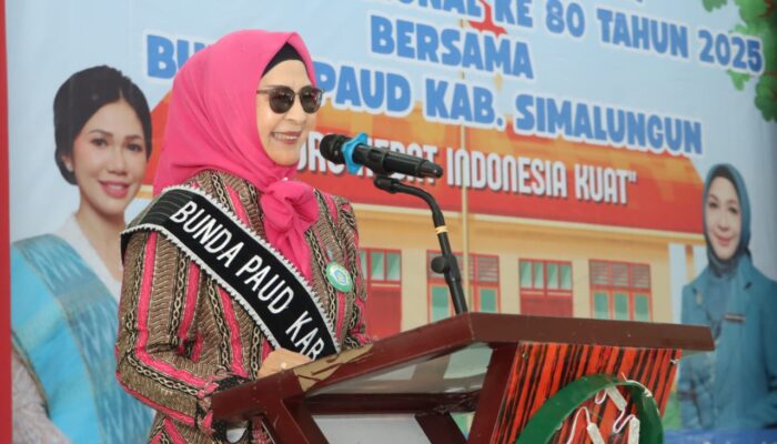 Hadiri Perayaan Hari Guru, Bunda PAUD Simalungun Ajak Bangun Generasi Sehat, Cerdas Berkarakter dan Berakhlak Mulia