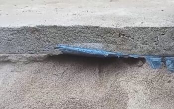 Rabat Beton di Tempel Jaya Bosar Maligas Diduga Menyimpang: Ketebalan Berkurang, Komposisi Cor Tak Sesuai